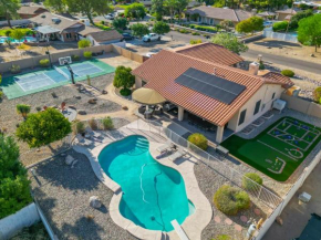Glendale Retreat -pickleball+pool+9-hole mini golf